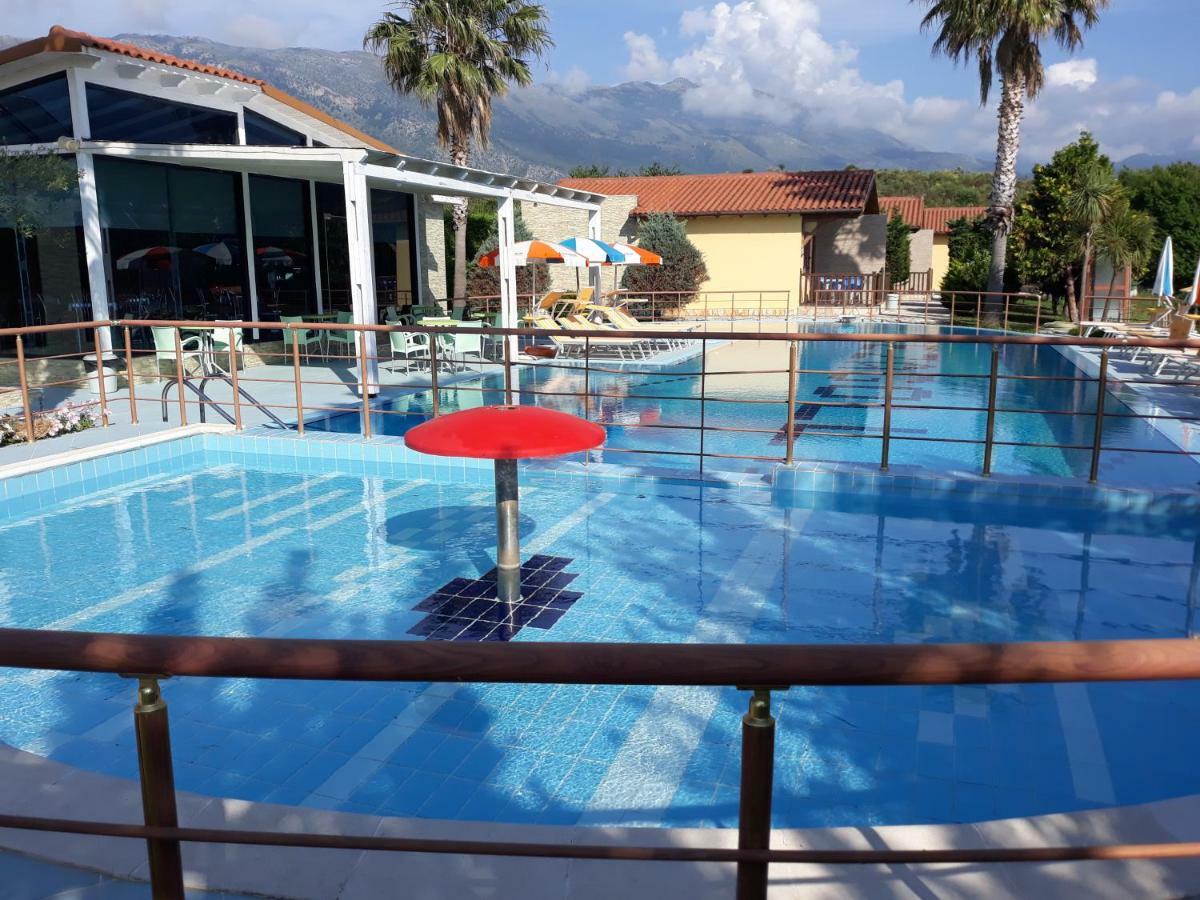 Resort Te Zagolli Orikum Bagian luar foto